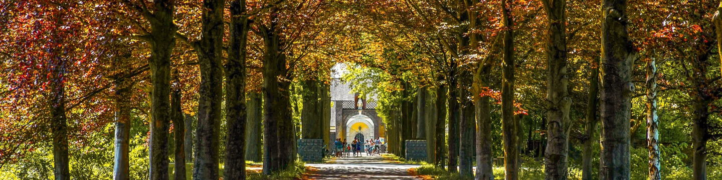 Oprijlaan Achelse Kluis