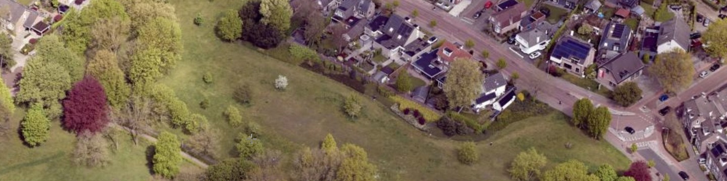 Luchtfoto van de tijdelijke inrichting van het voormalige LTS-terrein als park